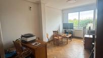 Living room of Flat for sale in  Madrid Capital  with Air Conditioner, Heating and Private garden