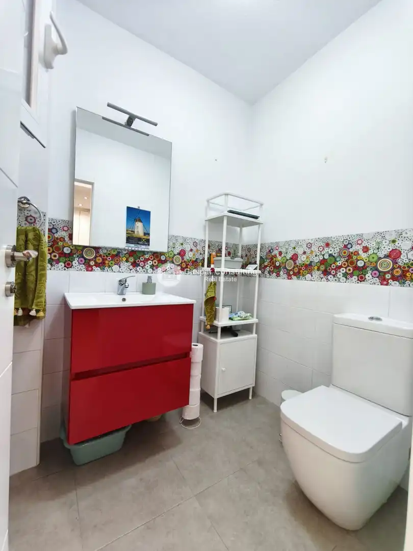 Baño de Casa adosada en venta en San Pedro del Pinatar con Aire acondicionado, Calefacción y Terraza