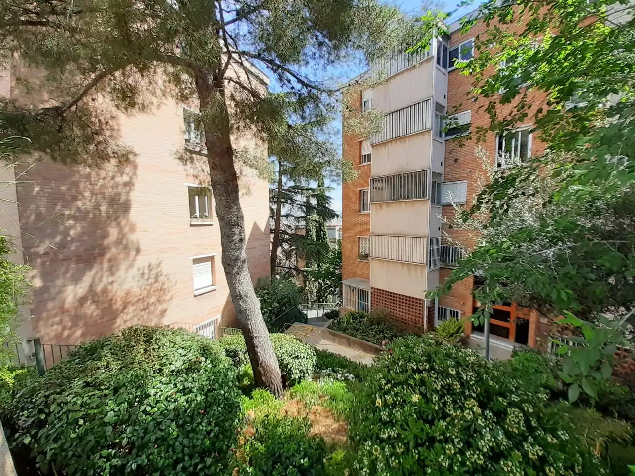 Vista exterior de Dúplex en venda en Barcelona amb Calefacció, Parquet i Terrassa