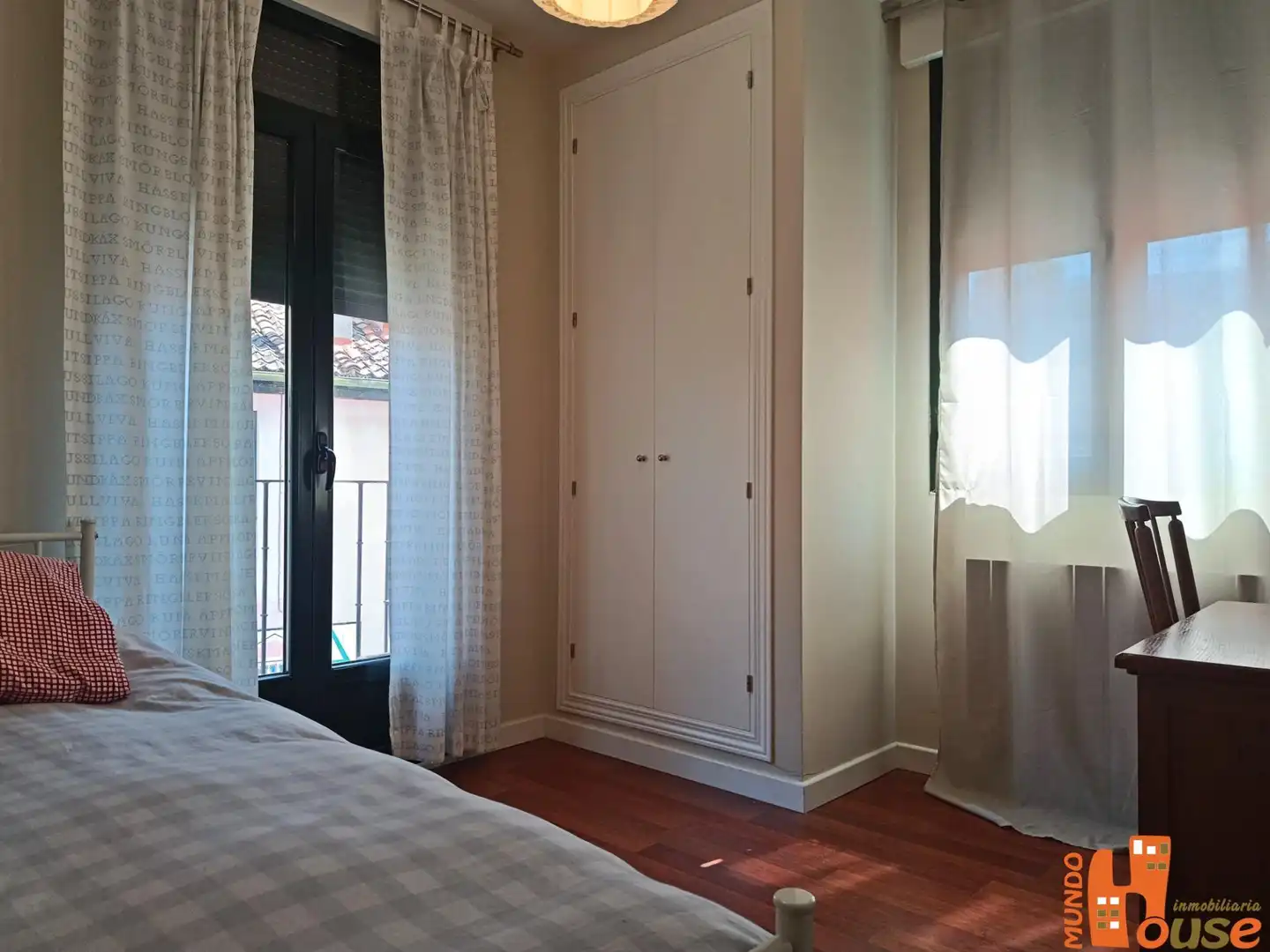 Habitación de Casa adosada en venta en Real Sitio de San Ildefonso con Calefacción y Amueblado