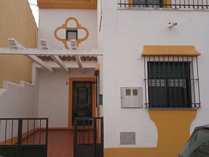 Exterior view of House or chalet for sale in La Albuera  with Air Conditioner, Heating and Terrace