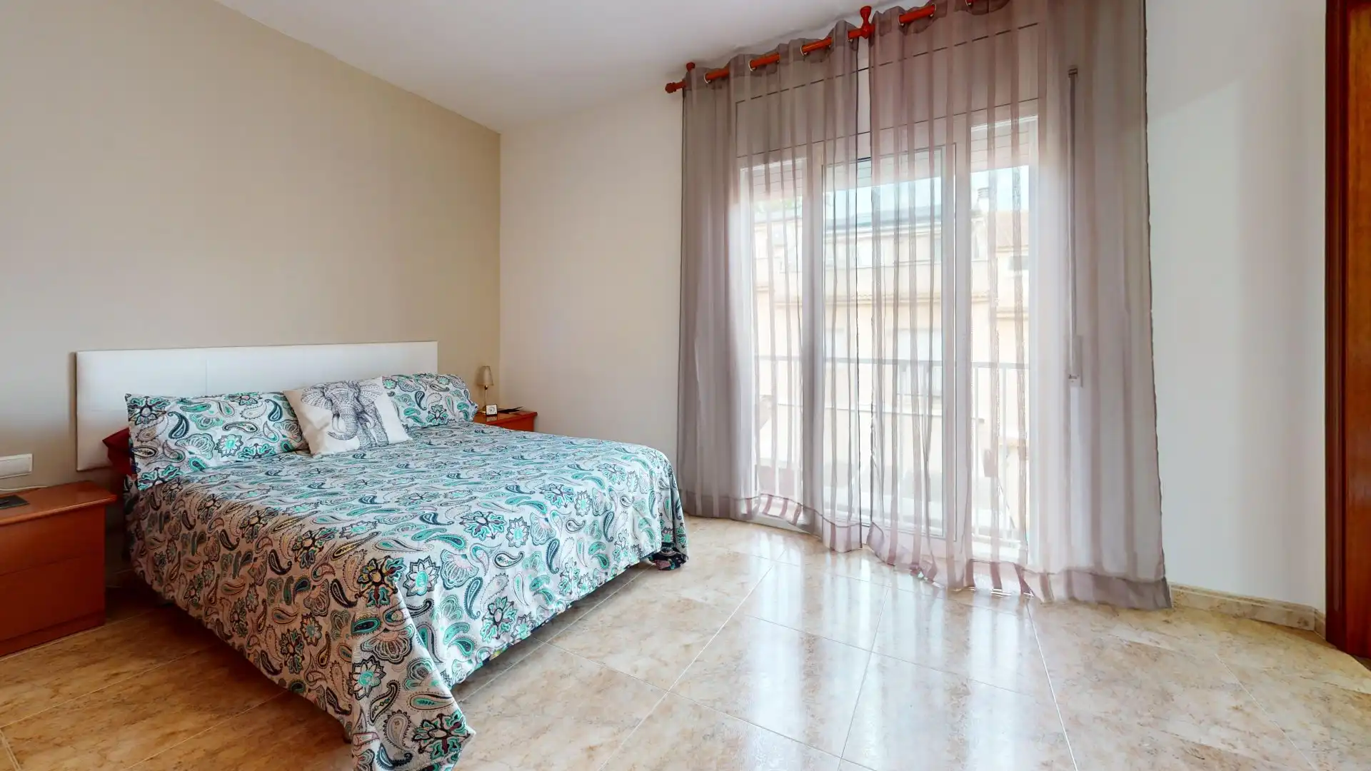 Habitación de Casa adosada en venta en Vilanova i la Geltrú con Calefacción y Terraza