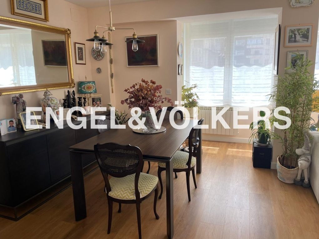 Menjador de Apartament en venda en  Madrid Capital amb Calefacció