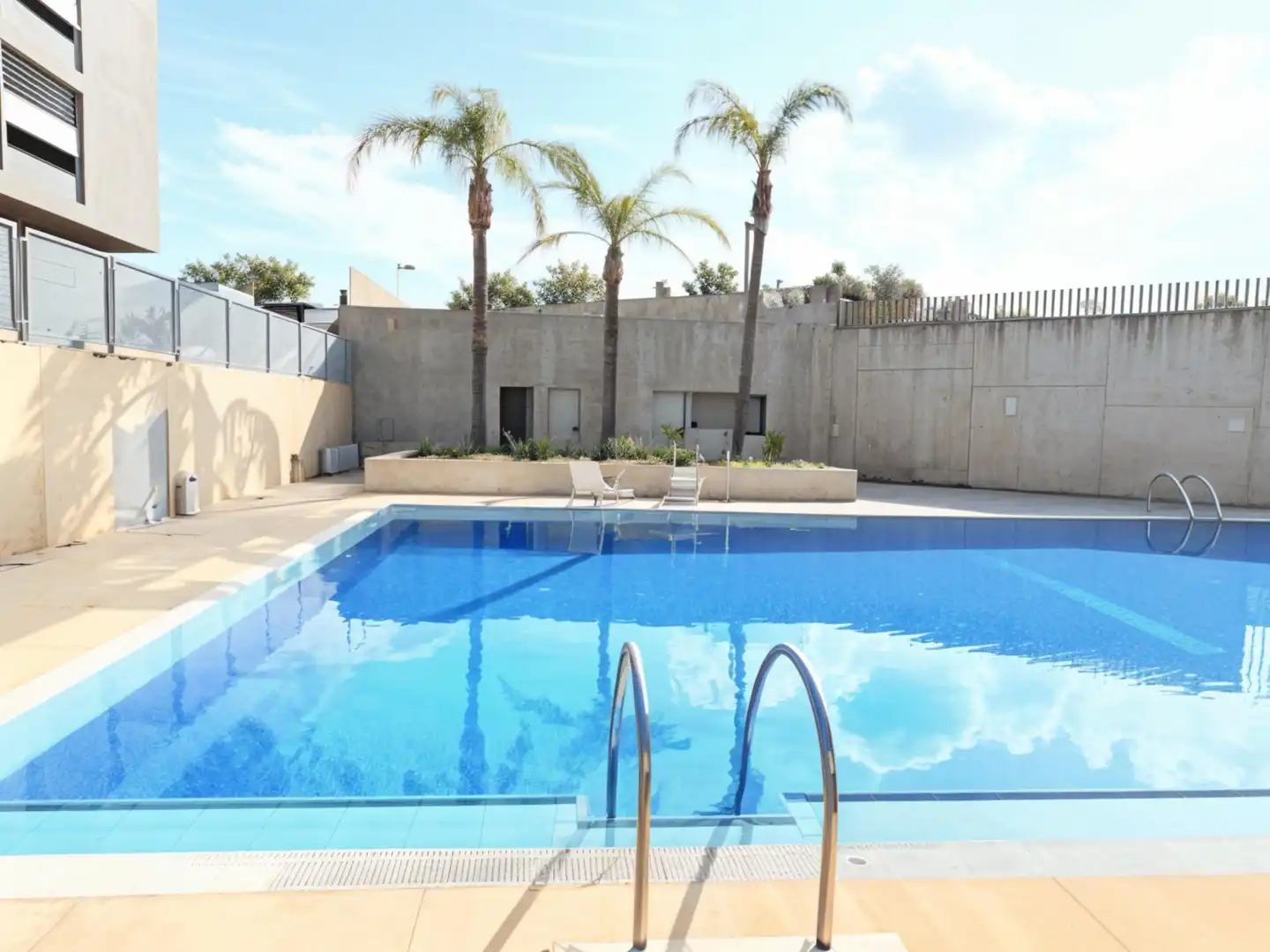 Schwimmbecken von Wohnungen zum Verkauf in Valencia