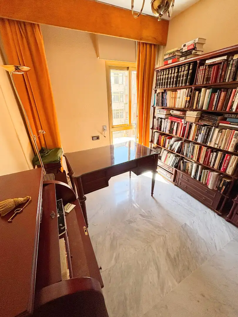 Comedor de Piso en venta en Sevilla con Aire acondicionado, Terraza y Piscina comunitaria