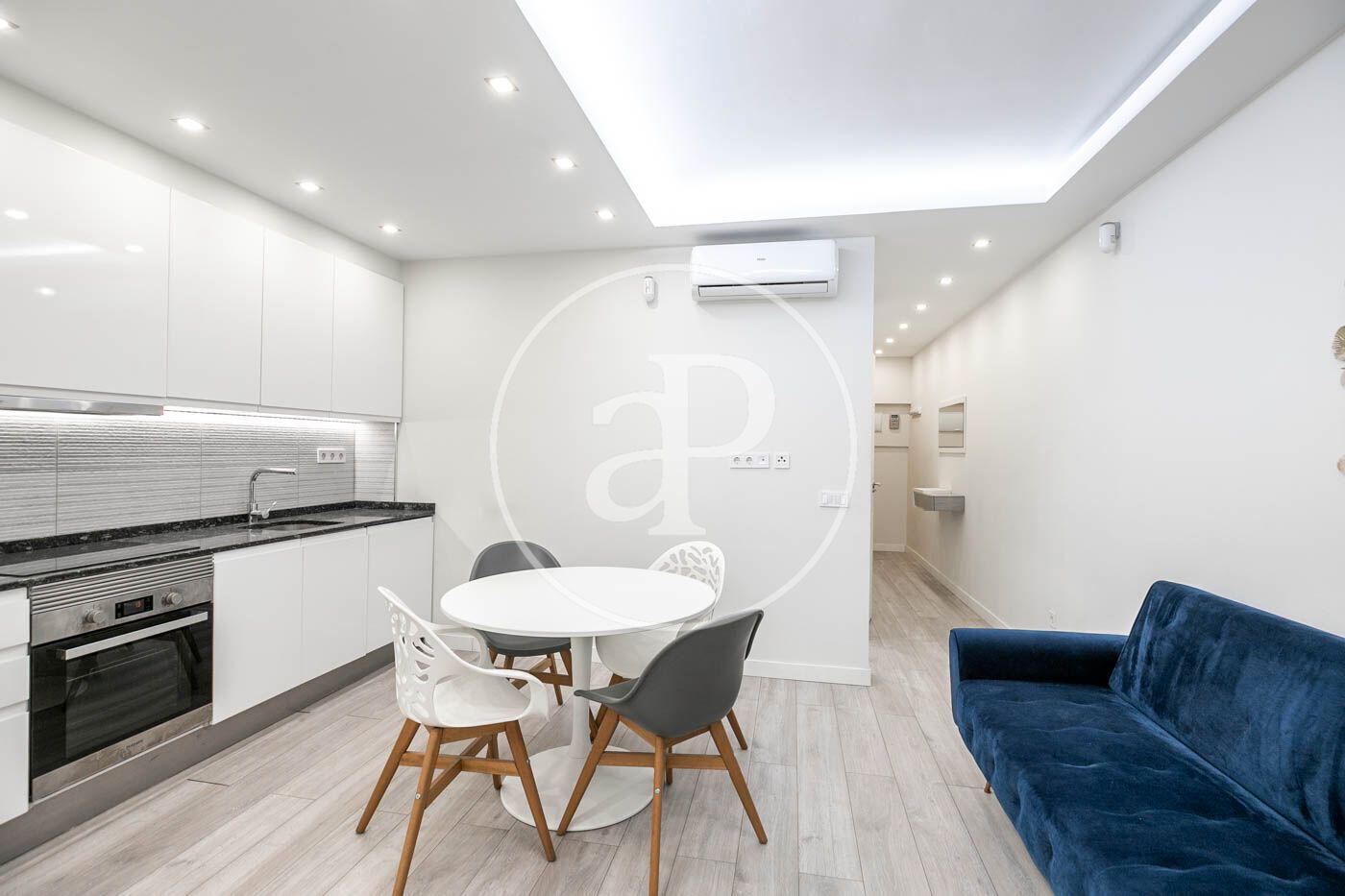 Kitchen of Flat for sale in  Barcelona Capital  with Air Conditioner, Heating and Balcony