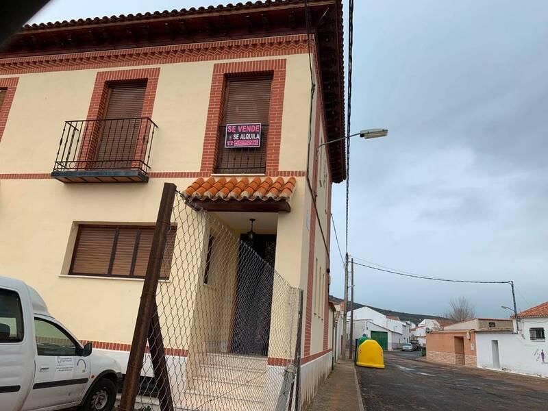 Exterior view of Single-family semi-detached for sale in Villamayor de Calatrava  with Heating, Private garden and Terrace