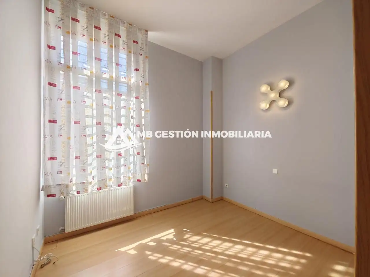 Habitación de Planta baja en venta en Fuenlabrada con Calefacción, Trastero y Piscina