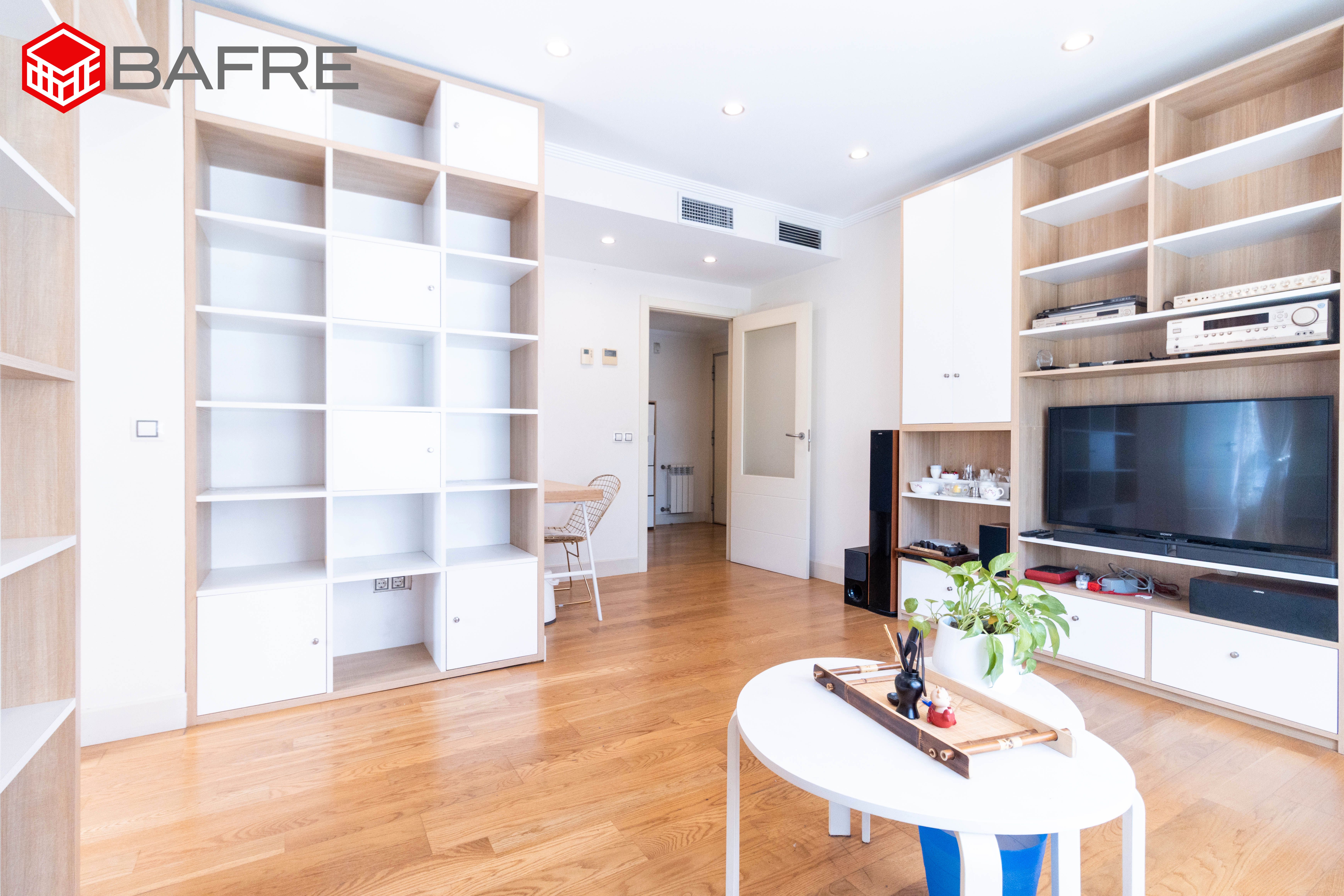 Living room of Flat for sale in  Madrid Capital  with Air Conditioner, Heating and Storage room