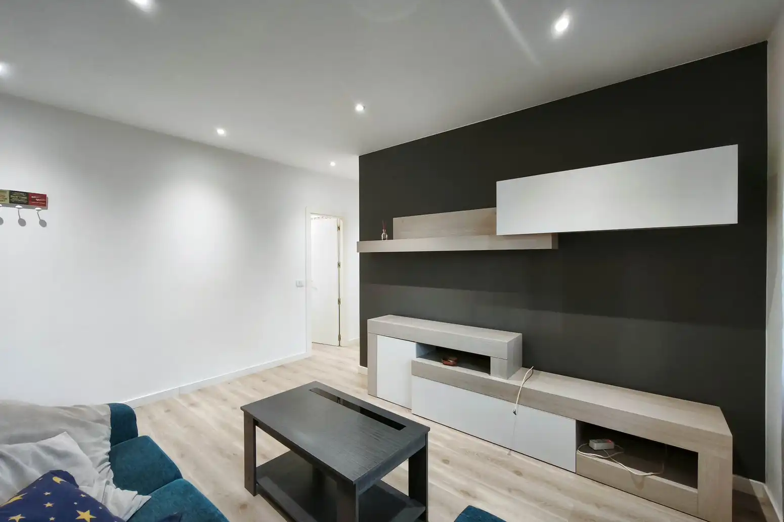 Sala de estar de Piso en venta en Lugo con Calefacción, Trastero y Amueblado