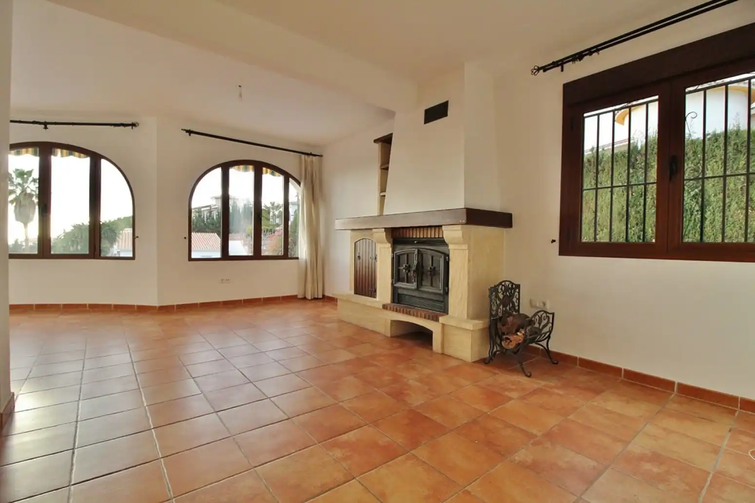 Sala d'estar de Casa o xalet en venda en Rincón de la Victoria amb Aire condicionat, Jardí privat i Terrassa