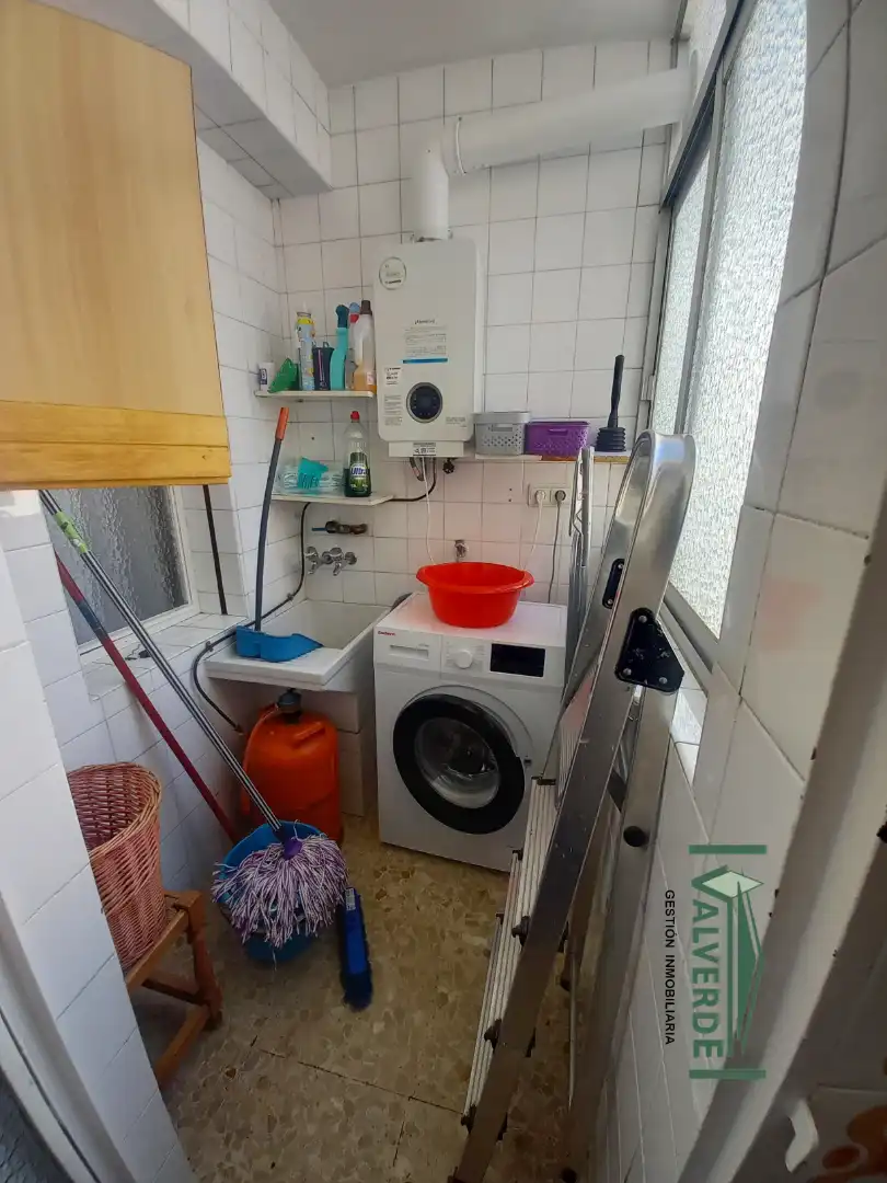Cuina de Pis de lloguer en Granada amb Calefacció, Terrassa i Moblat