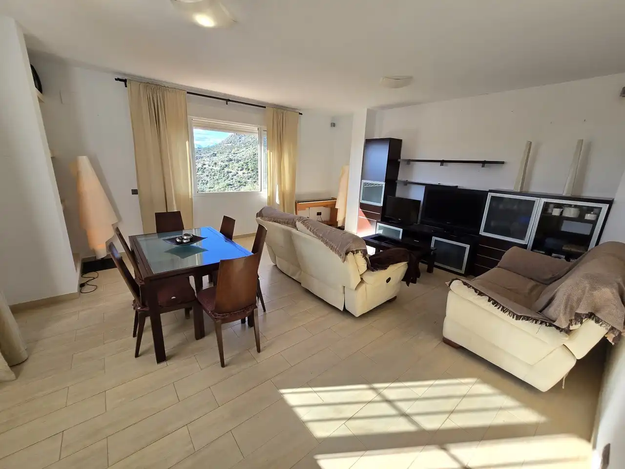 Sala de estar de Casa o chalet en venta en Periana con Aire acondicionado, Terraza y Piscina