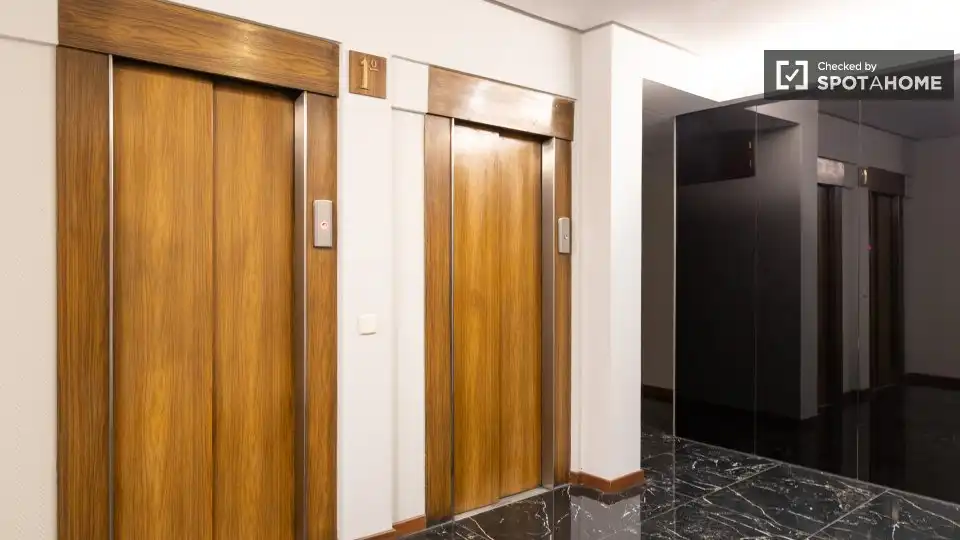 Appartamento con terrazza in affitto a Centro, imagen 15