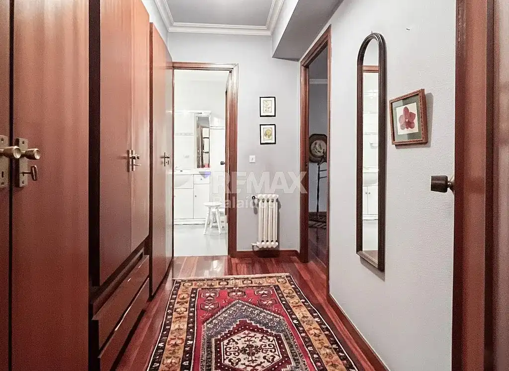 Piso en venta en Vigo  con Calefacción, Parquet y Terraza