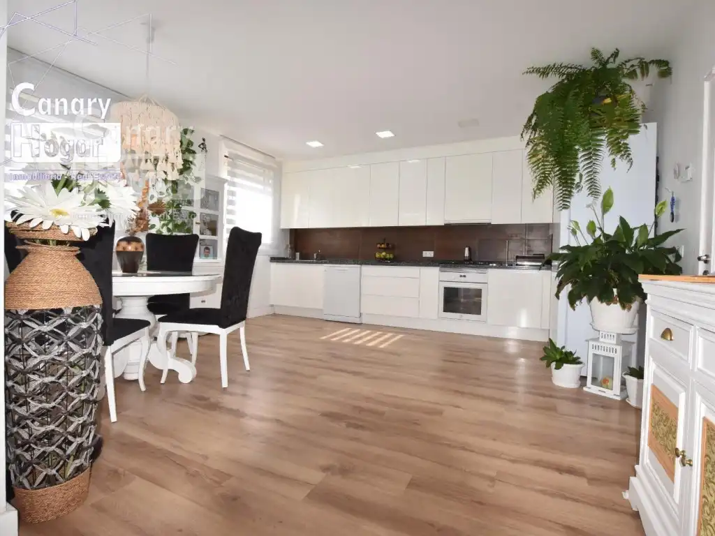 Küche von Dachboden zum Verkauf in San Miguel de Abona mit Heizung, Privatgarten und Balkon