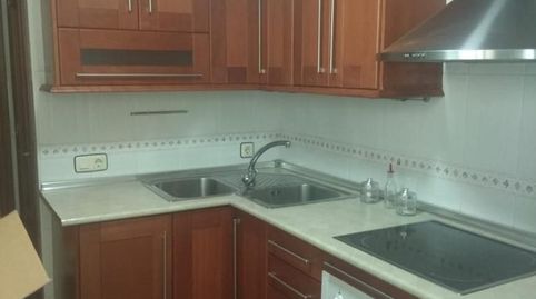 SE VENDE PISO EN PERFECTO ESTADO JUNTO A CENTRO DE SALUD. BLOQUE CONSOLIDADO CON MUY BUENA VECINDAD., imatge 2