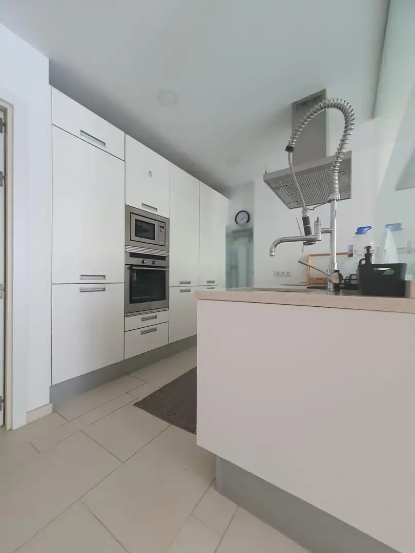 Cuina de Apartament de lloguer en Arona amb Aire condicionat, Terrassa i Moblat