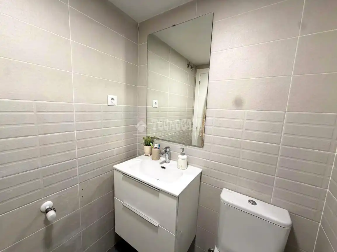 Bathroom of Flat for sale in Madrid  with Air Conditioner, Heating and Terrace
