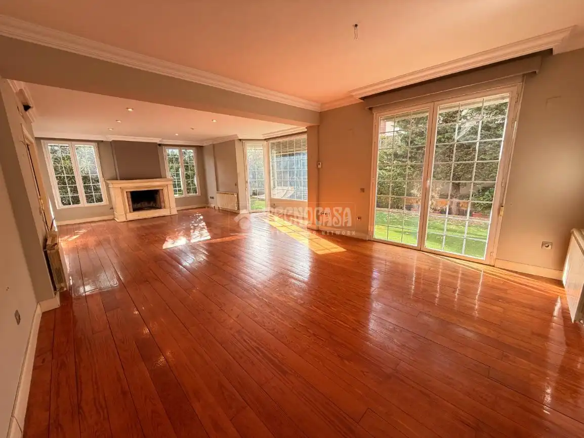 Sala d'estar de Casa o xalet en venda en Talavera de la Reina amb Aire condicionat, Calefacció i Parquet