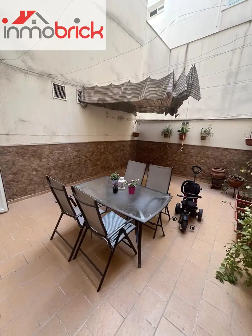 Bajo con piscina en venta en El Valle