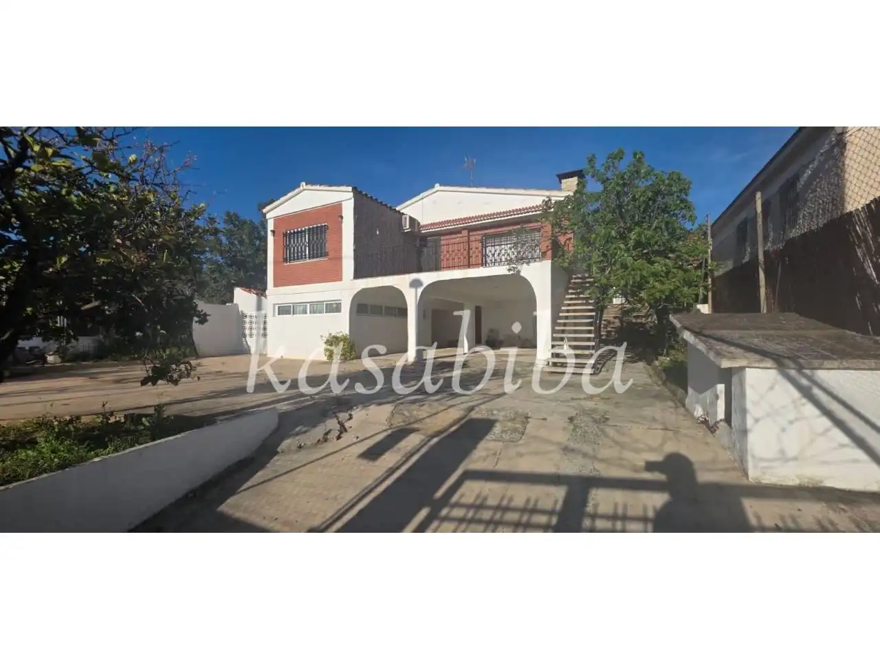Villa mit Pool zum Verkauf in Calle Riu Palància