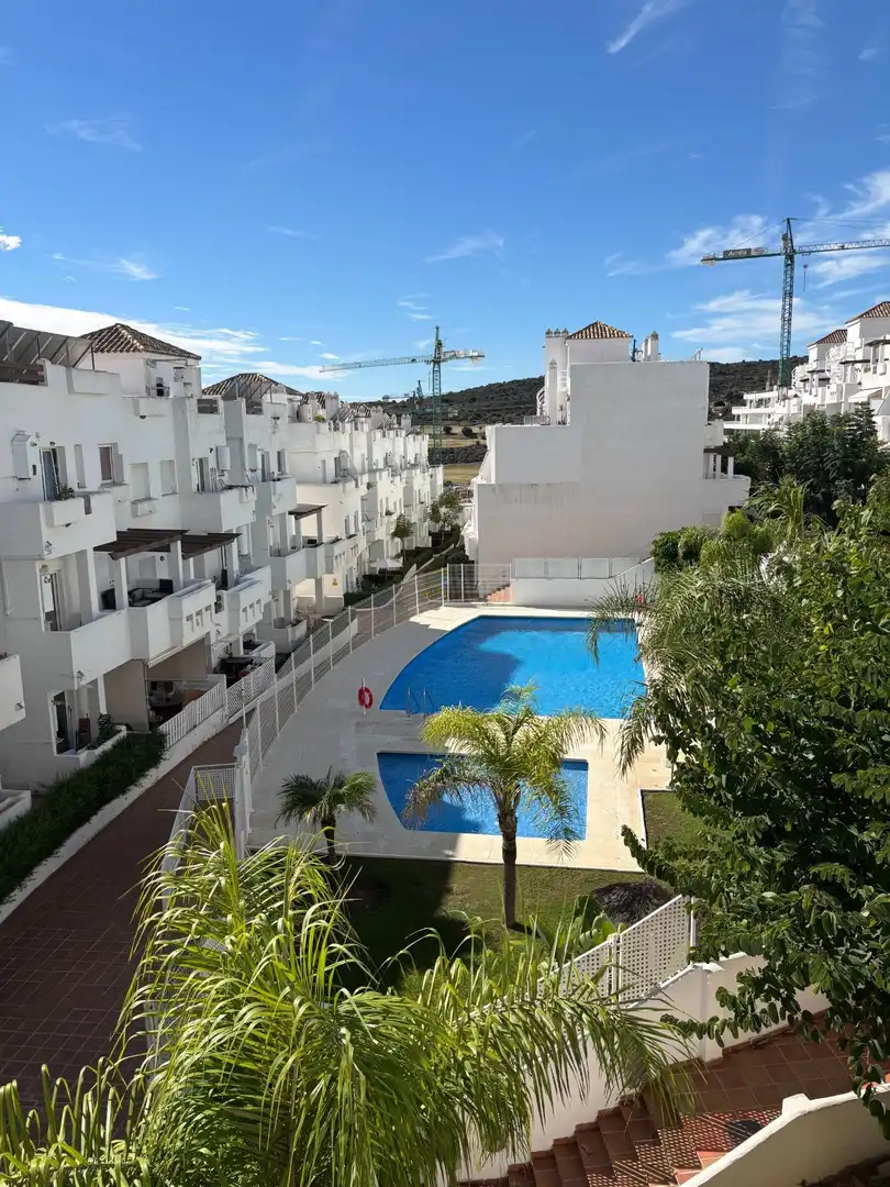 Piscina de Piso en venta en Estepona con Jardín privado y Piscina comunitaria