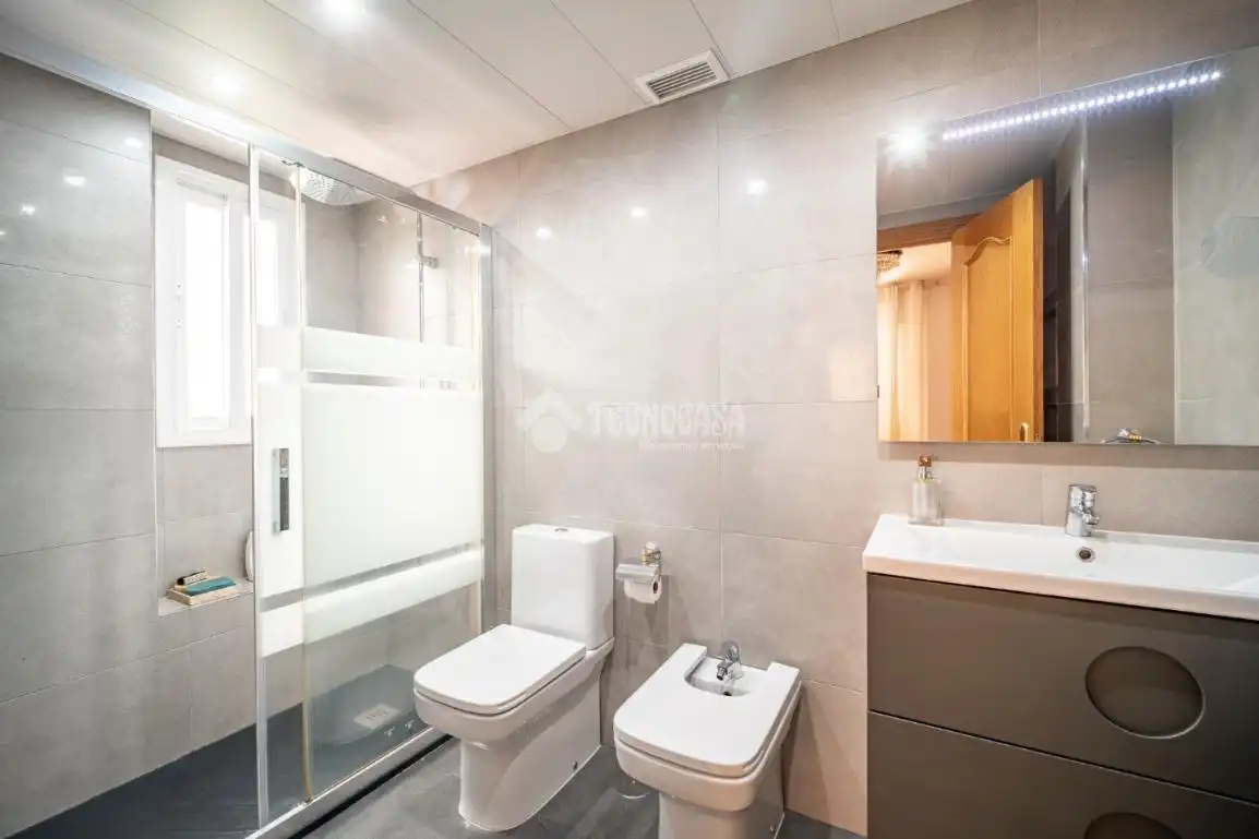 Baño de Casa adosada en venta en Arganda del Rey con Aire acondicionado y Calefacción