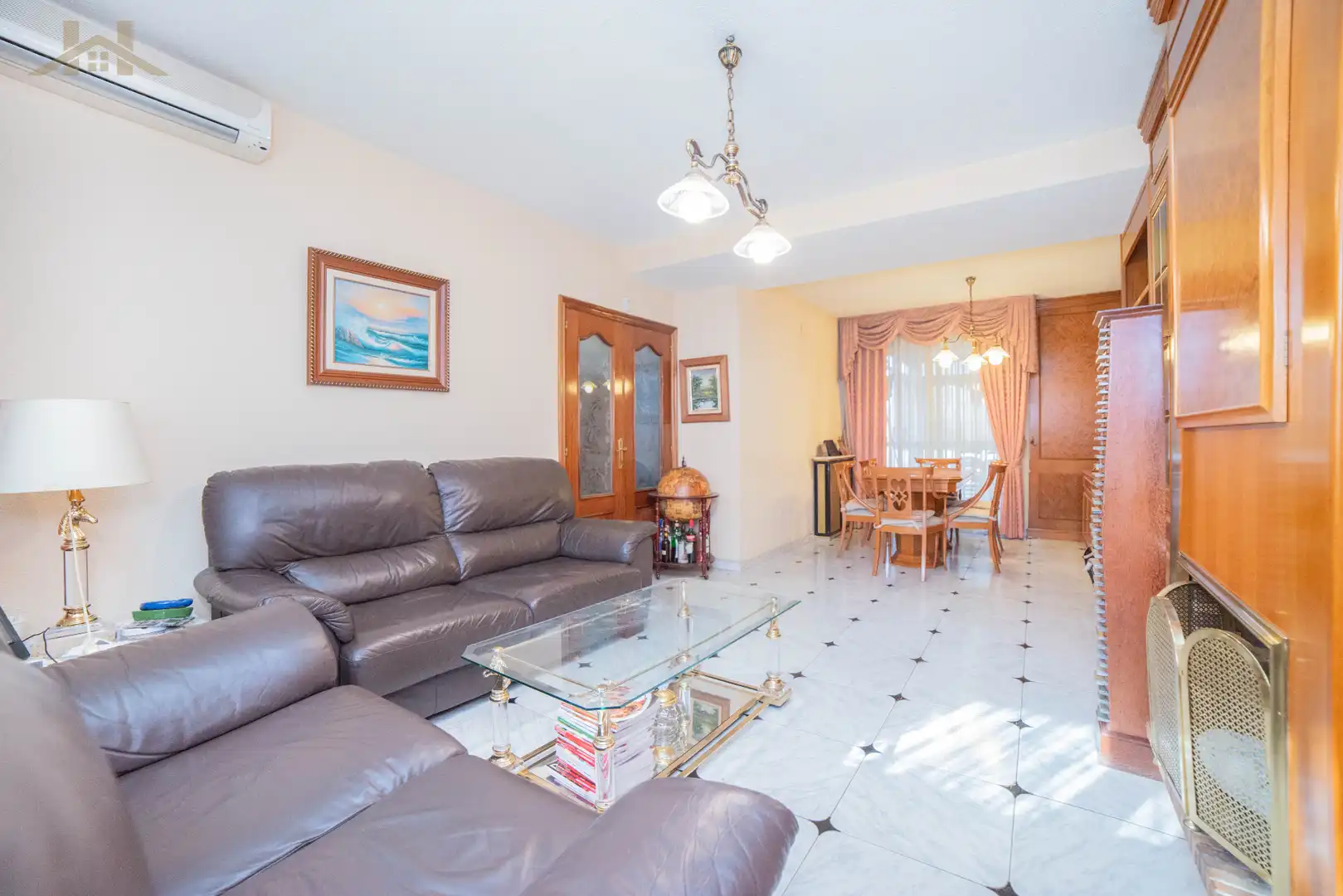 Sala de estar de Casa adosada en venta en Villaviciosa de Odón con Aire acondicionado, Calefacción y Jardín privado