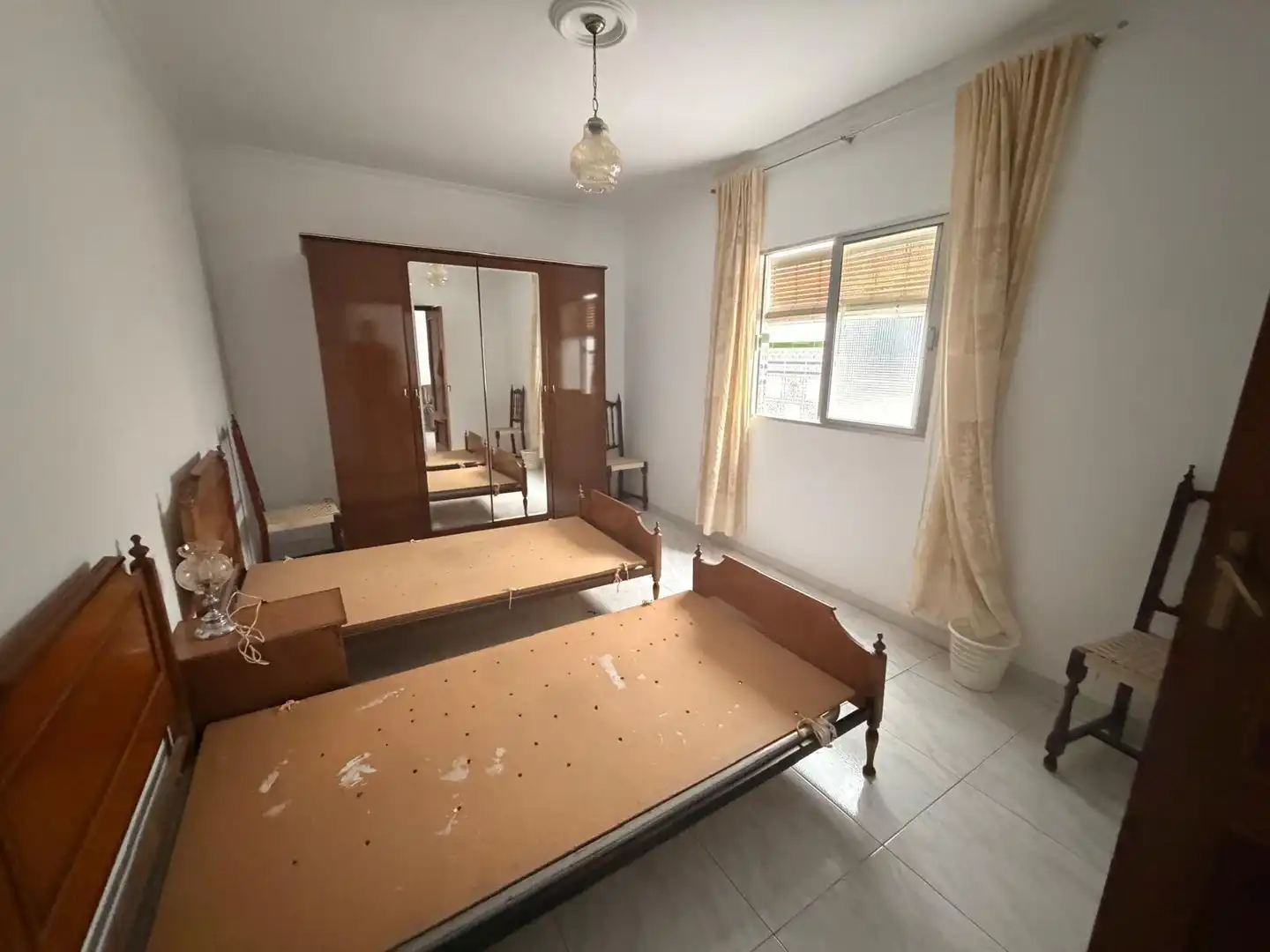 Dormitori de Casa o xalet en venda en Morón de la Frontera amb Terrassa i Balcó