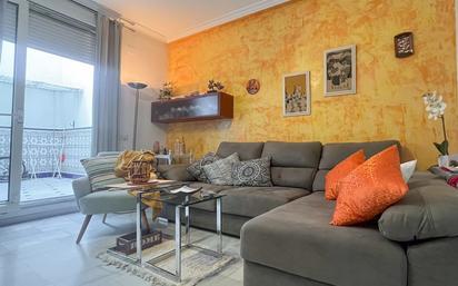 Living room of House or chalet for sale in  Sevilla Capital  with Air Conditioner, Heating and Balcony