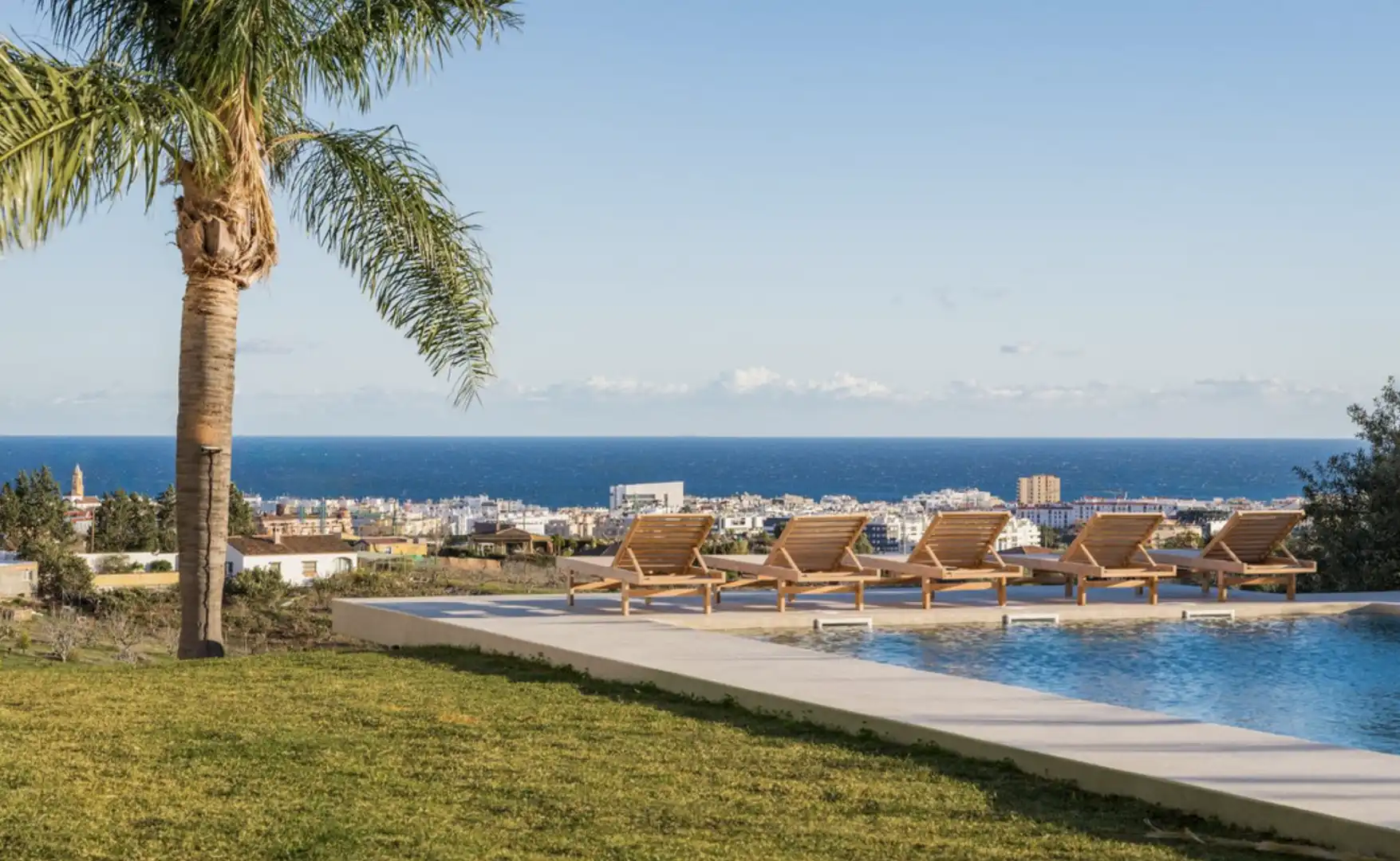 Terrassa de Casa o xalet en venda en Estepona amb Aire condicionat, Calefacció i Jardí privat