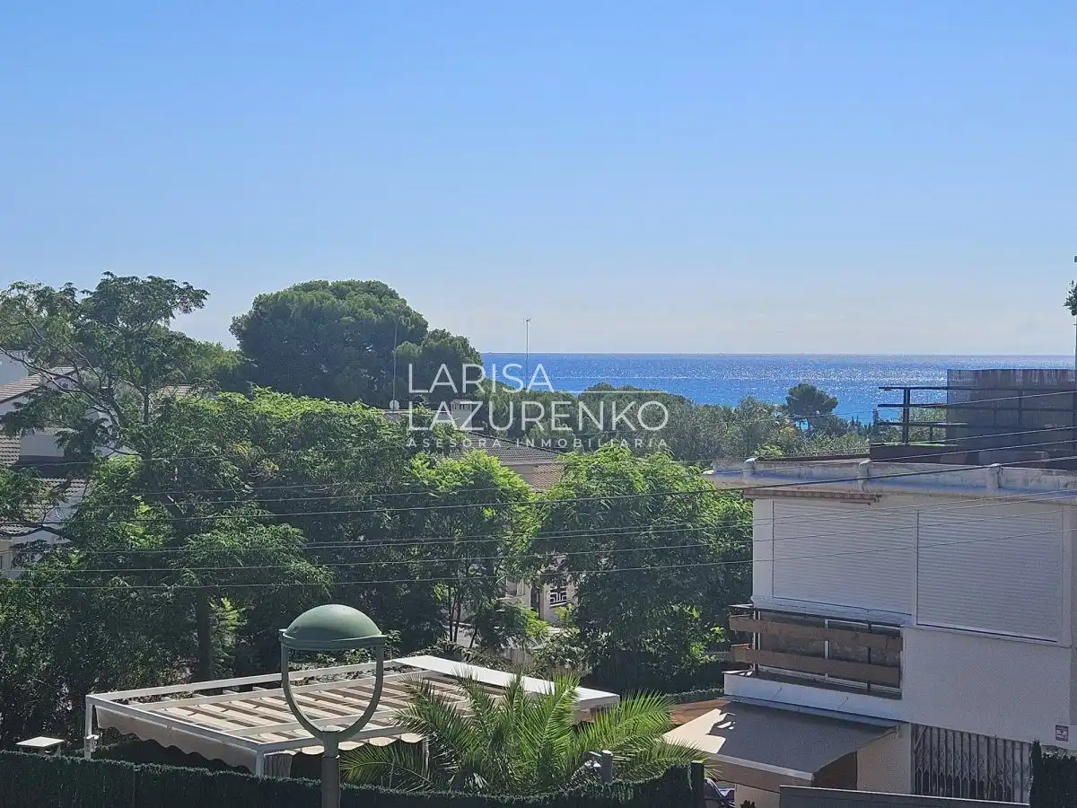 Vista exterior de Casa o xalet en venda en Tarragona amb Aire condicionat, Calefacció i Jardí privat