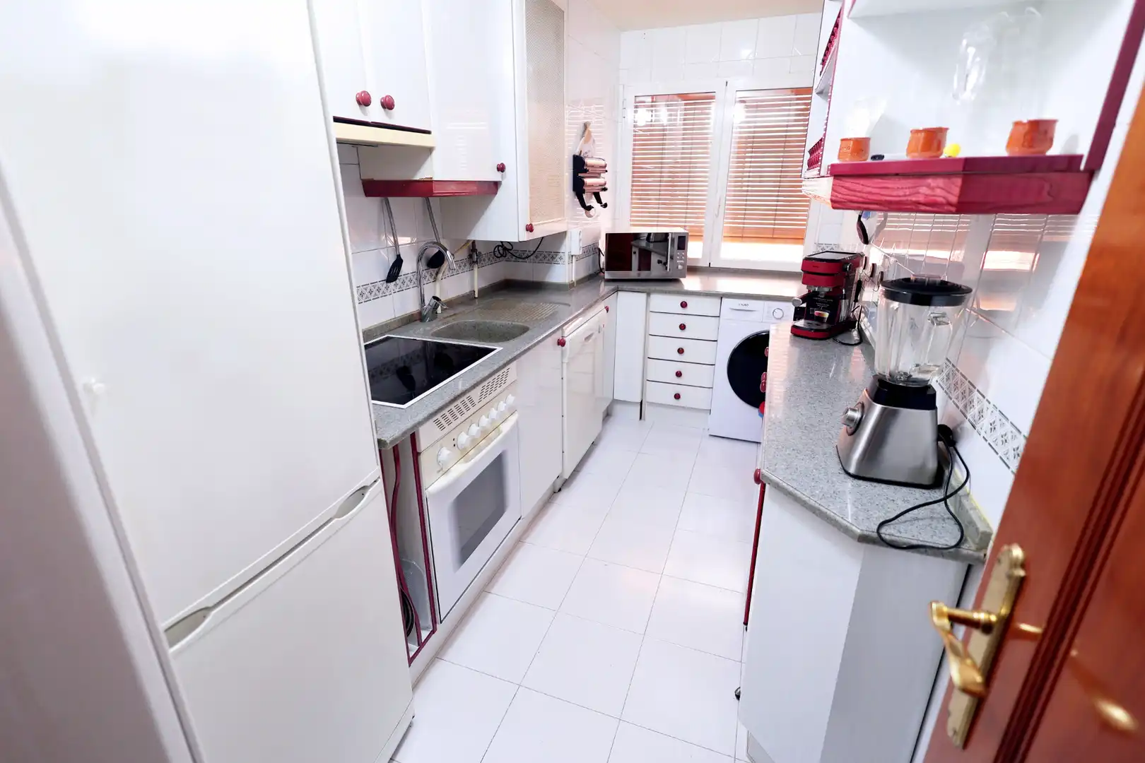 Kitchen of Flat for sale in Mejorada del Campo  with Air Conditioner, Heating and Storage room