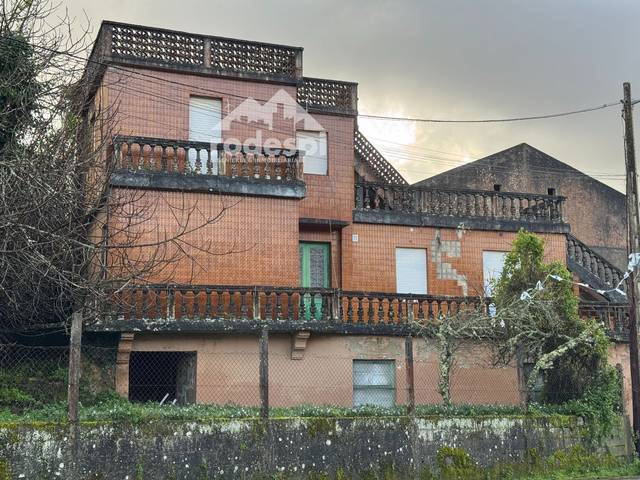 Casa-chalet en Venta en Padrenda