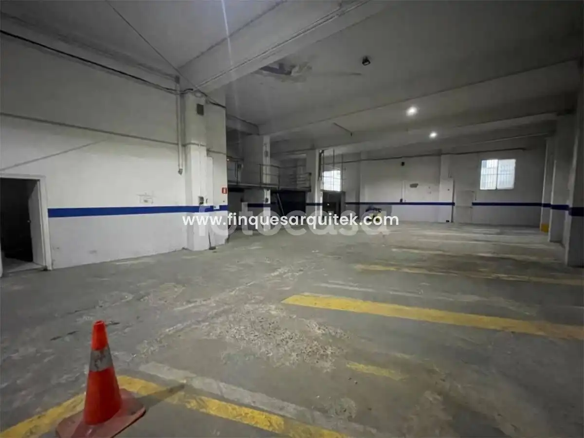 Local comercial en venda a Calle CORTS CATALANES, imagen 7