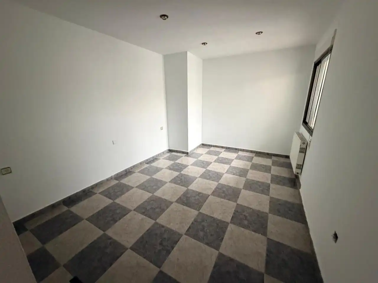 Piso en venta en Arcas del Villar con Calefacción, Trastero y Balcón