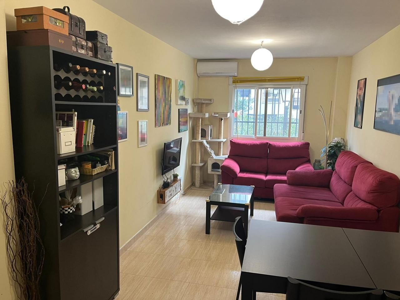 Sala d'estar de Planta baixa en venda en Plasencia amb Aire condicionat i Terrassa