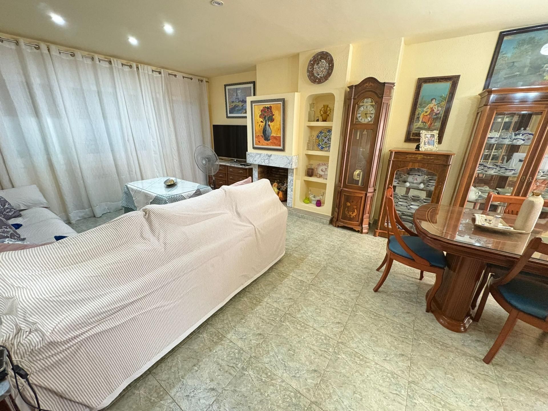 Sala d'estar de Casa adosada en venda en El Masnou amb Aire condicionat, Calefacció i Terrassa