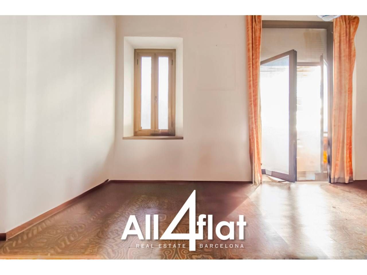 Bedroom of Flat for sale in  Barcelona Capital  with Balcony