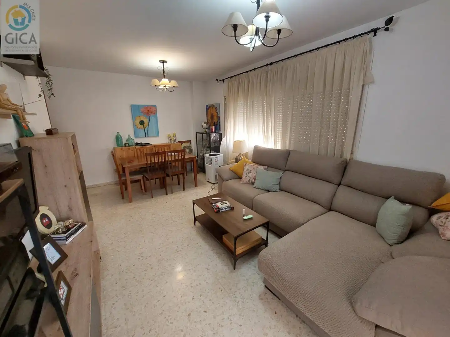 Sala d'estar de Pis en venda en Algeciras amb Terrassa