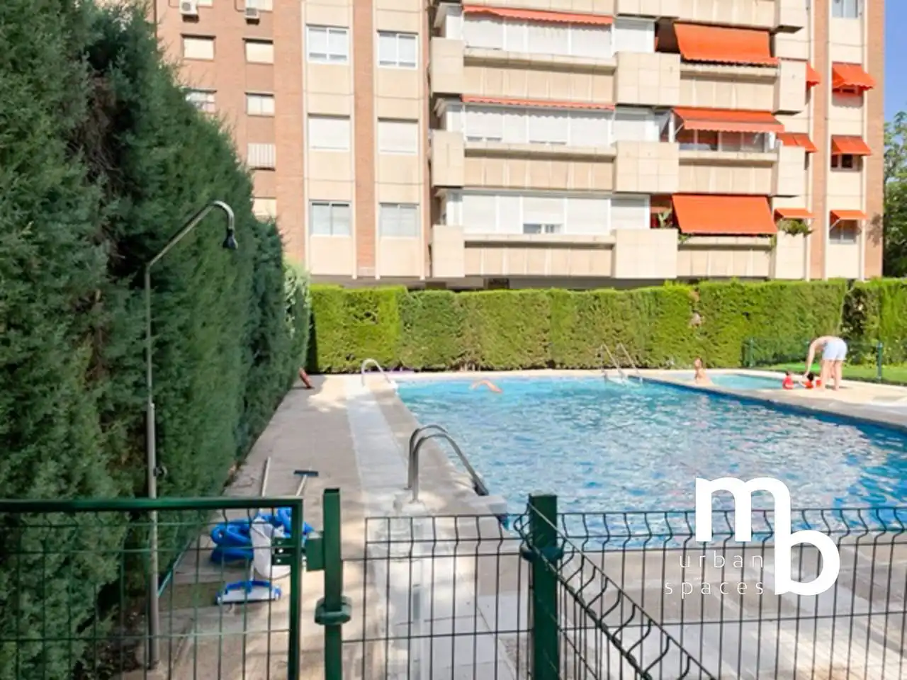 Piscina de Piso de alquiler en Madrid con Aire acondicionado, Calefacción y Parquet