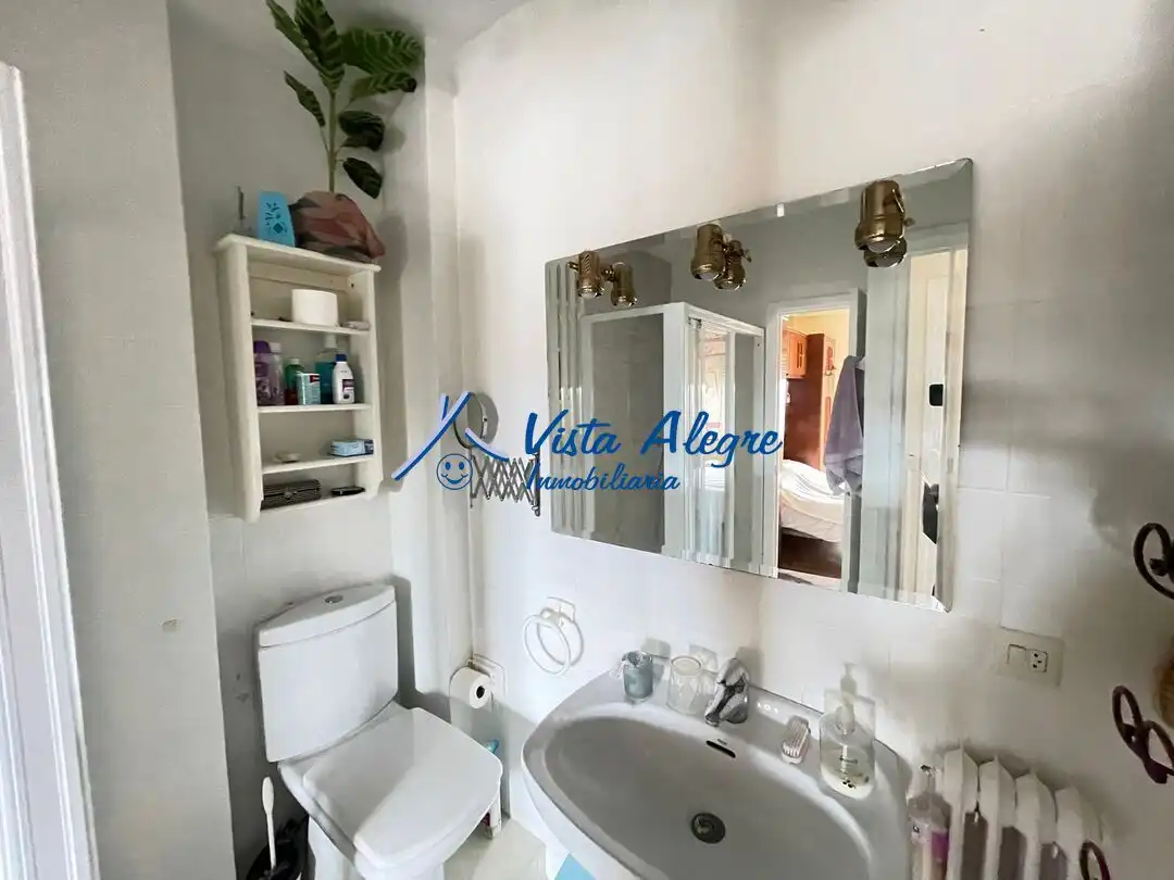 Baño de Piso de alquiler en Haro con Jardín privado, Terraza y Piscina