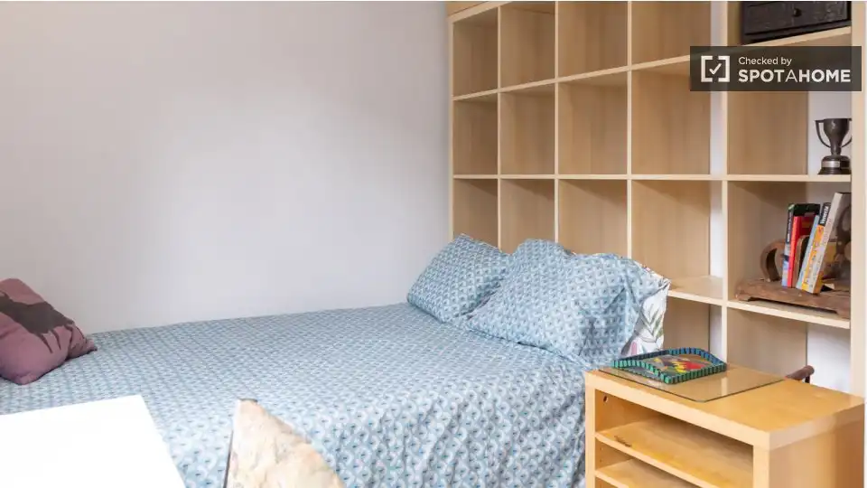Bedroom of Flat for rent in Madrid  with Air Conditioner, Heating and Furnished