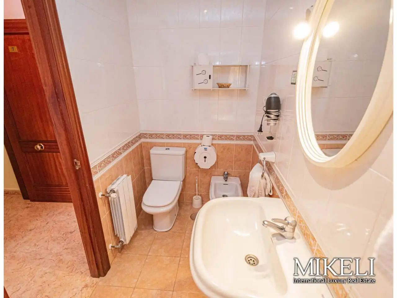 Commercial properties for sale in Paseo MUELLE, Comillas (Cantabria)