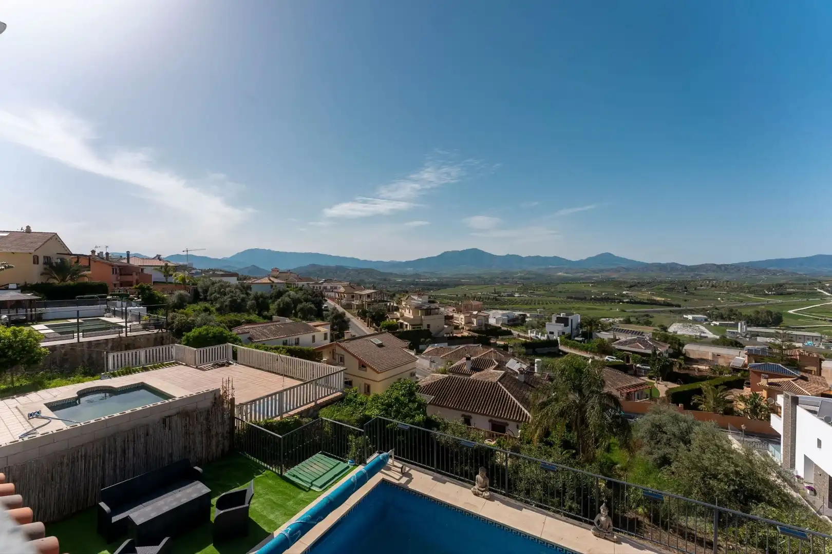 Exterior view of Houses for sale in Coín  with Swimming Pool