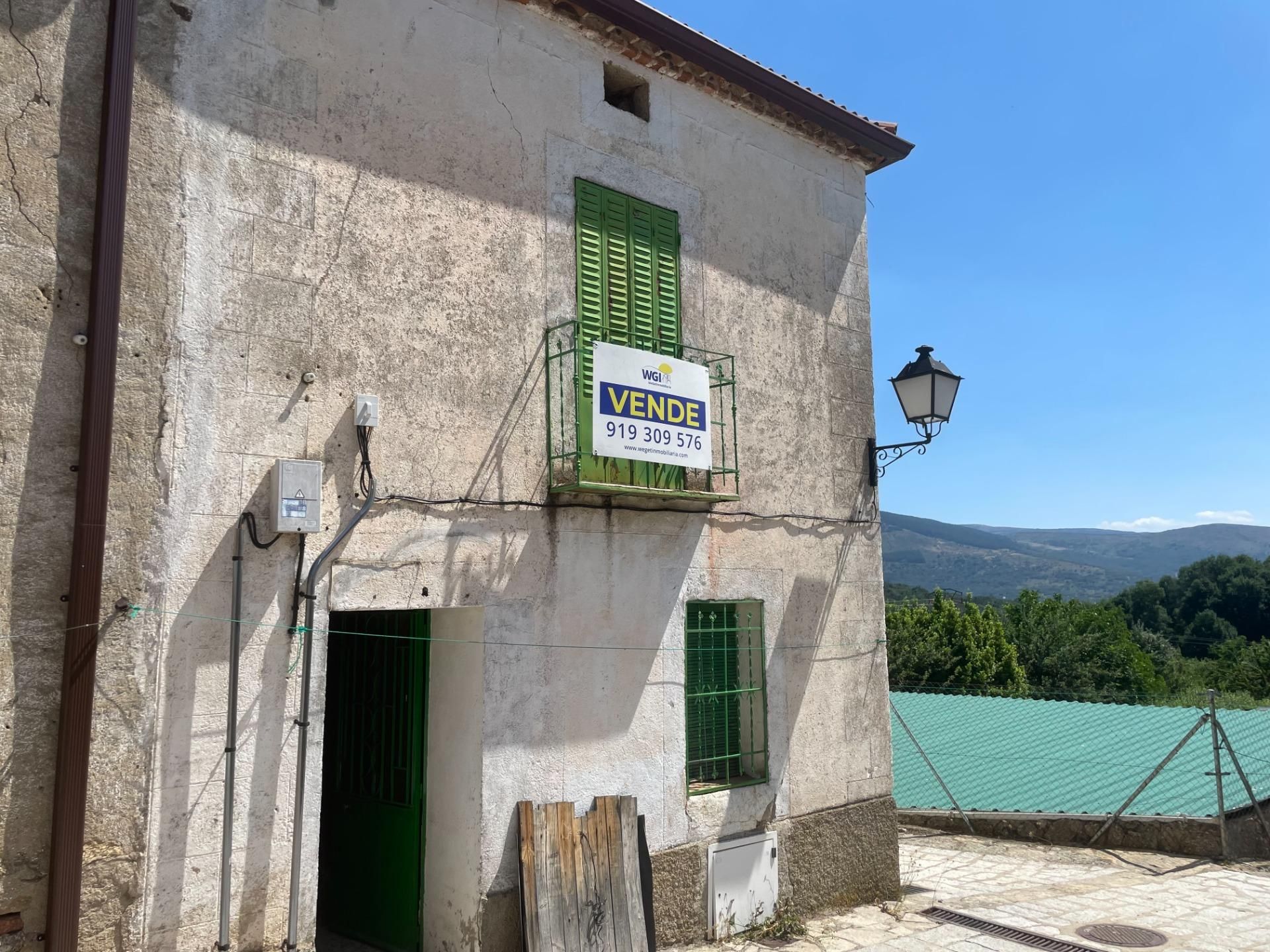 Exterior view of House or chalet for sale in La Acebeda  with Heating