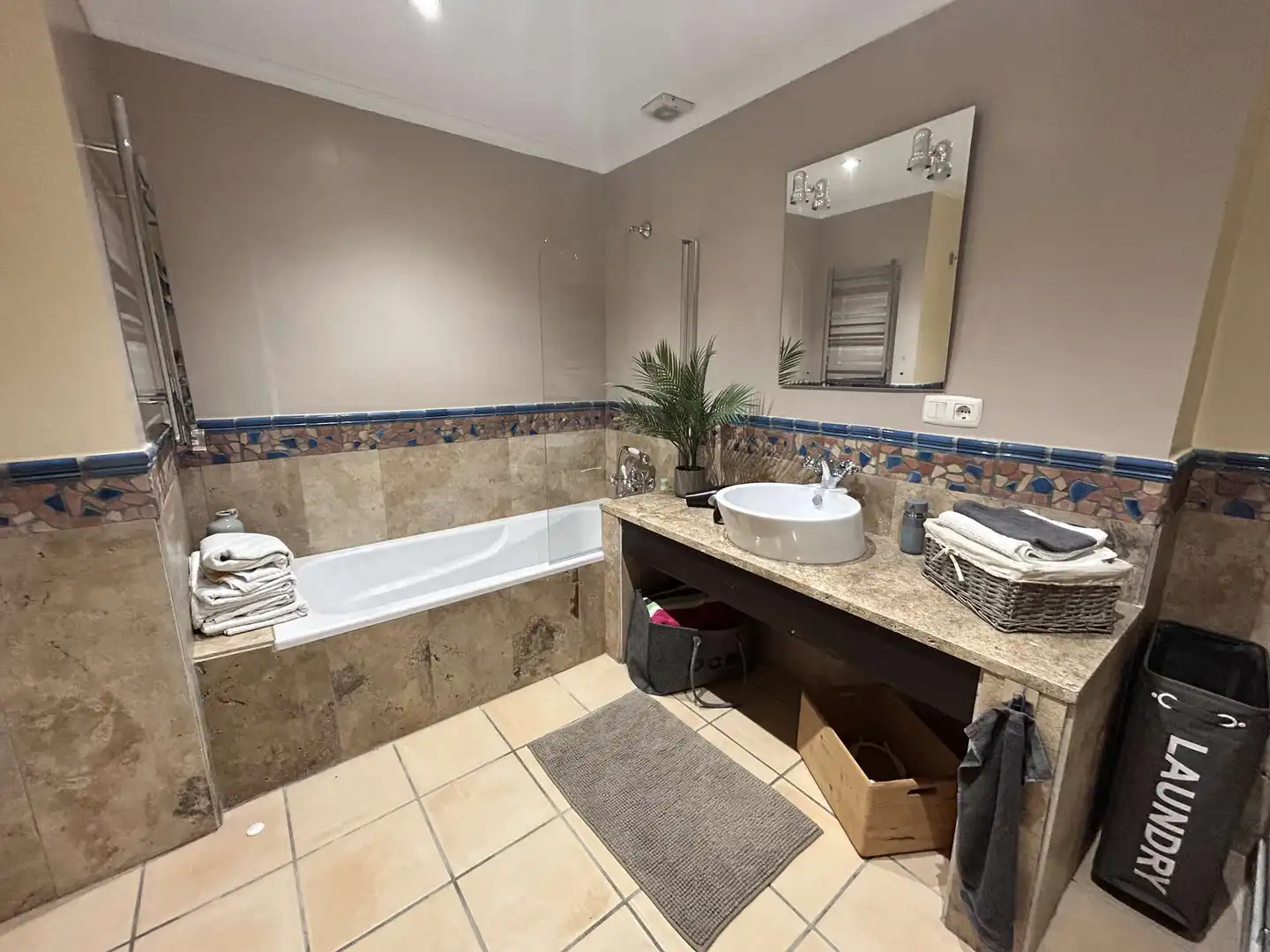 Badezimmer von Wohnung zur Miete in Calvià mit Klimaanlage, Terrasse und Möbliert