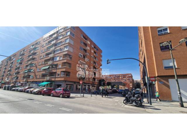 Local comercial en Alquiler en Calle Litógrafo Pascual y Abad, 37 en L'Hort de Senabre