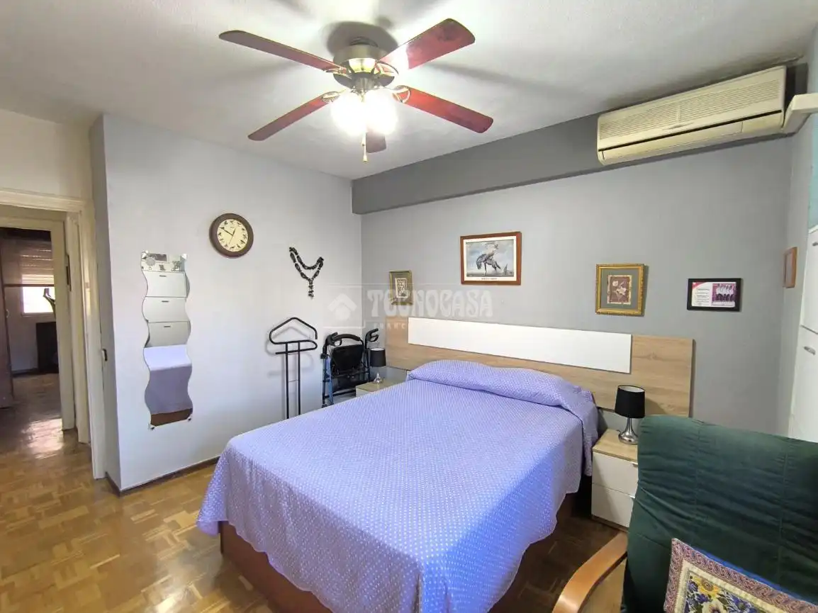 Habitación de Piso en venta en Alcalá de Henares con Aire acondicionado, Calefacción y Parquet